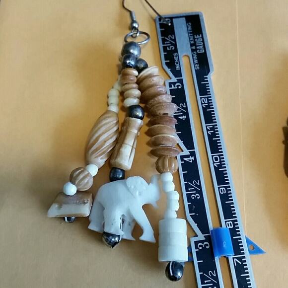 Unique Vintage Tan Elephant Earrings. 0 - Picture 5 of 5